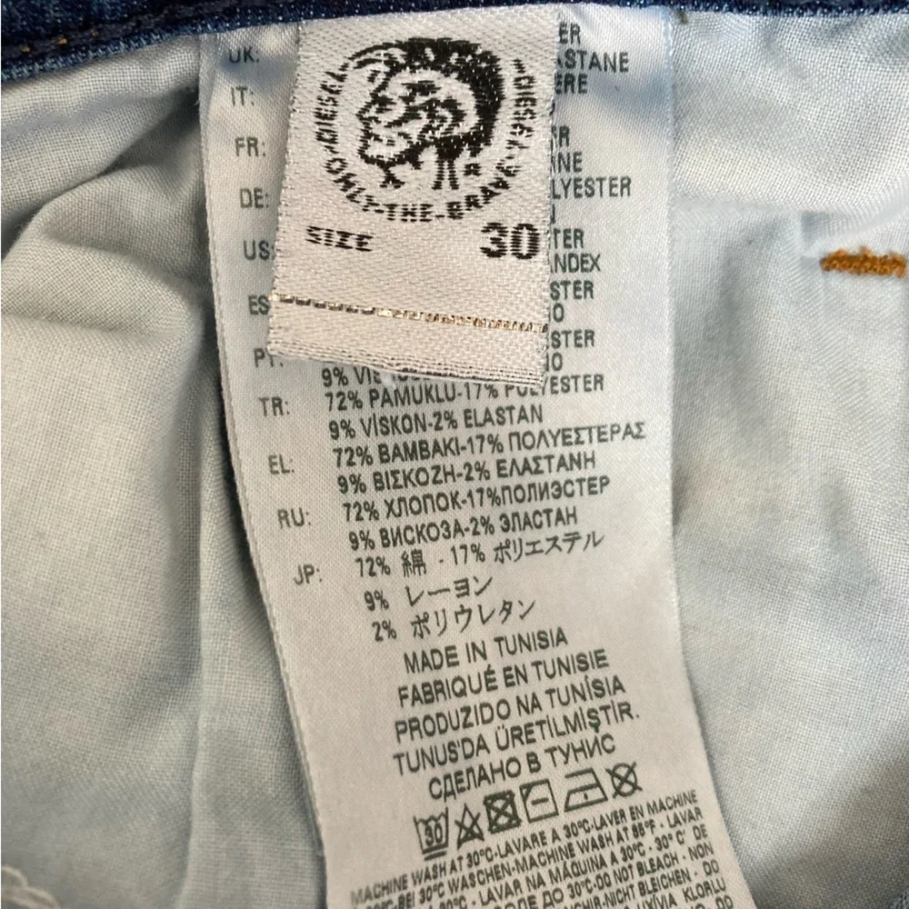 Diesel Buster Regular Slim-Tapered Jeans Size 30x32 069AH Stretch - Picture 5 of 9